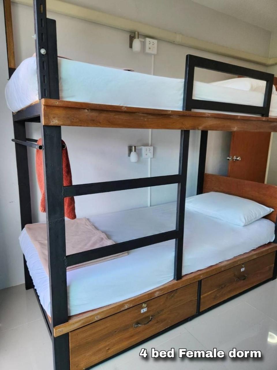 Theppahrak Hostel Khaolak Khao Lak Zimmer foto